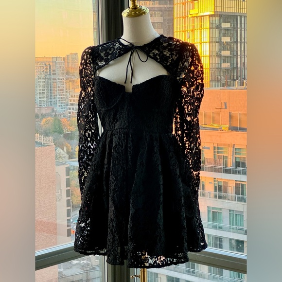 🆕 SELF-PORTRAIT 🧿 BNWOT Black Lace Tie-Neck Minidress, Sz US 6 / UK 10 - Picture 10 of 15